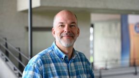 Porträtfoto von Philipp Budweg