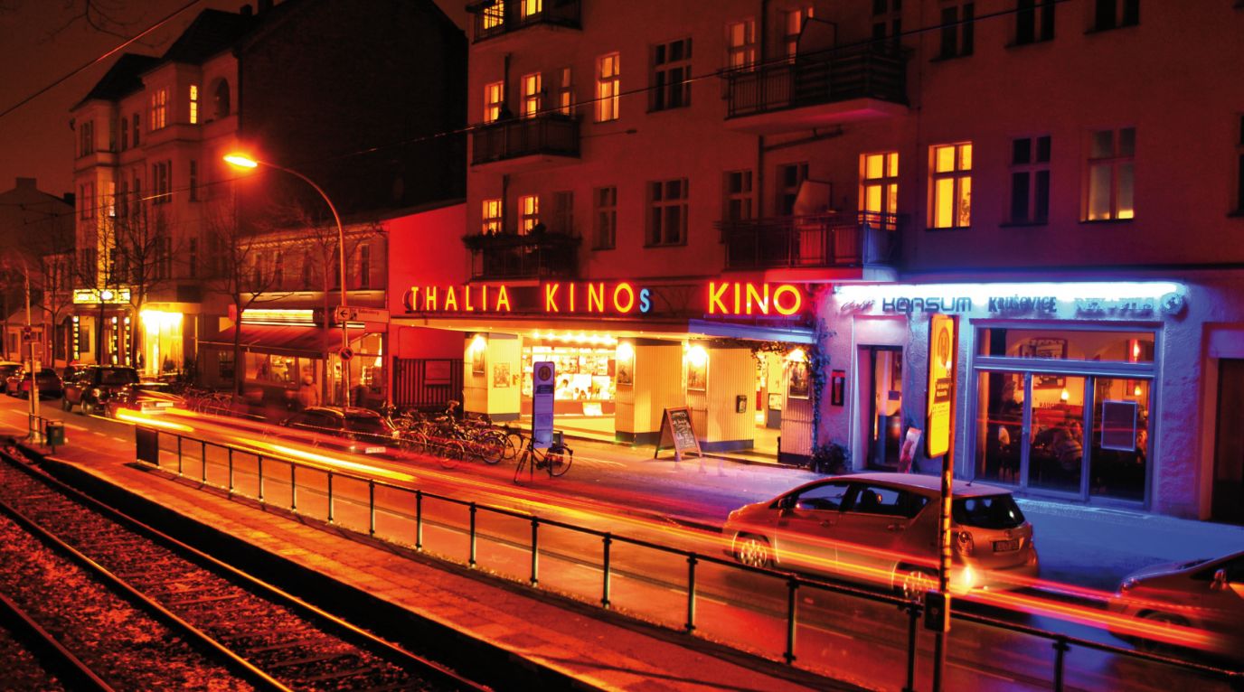 Straßenansicht des Thalia Kinos in Potsdam